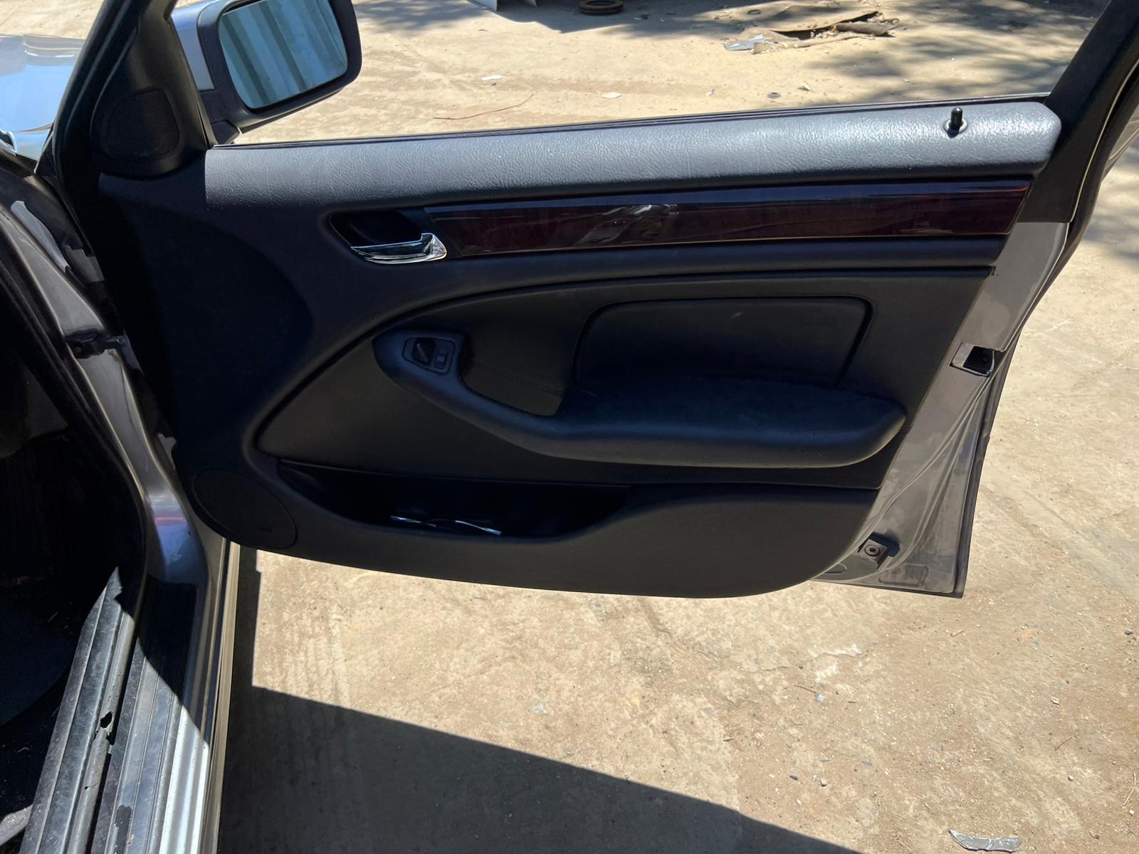 Mirror Right Door